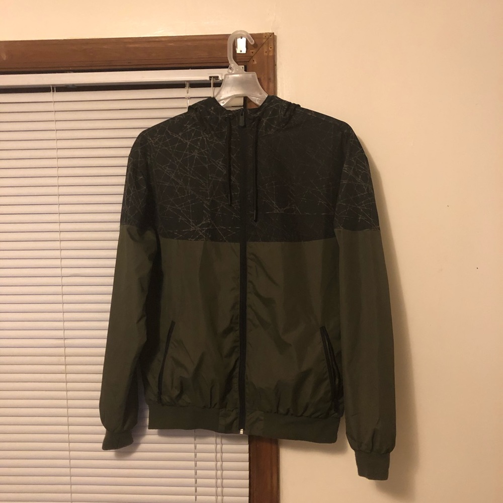 CSG. Olive Windbraker